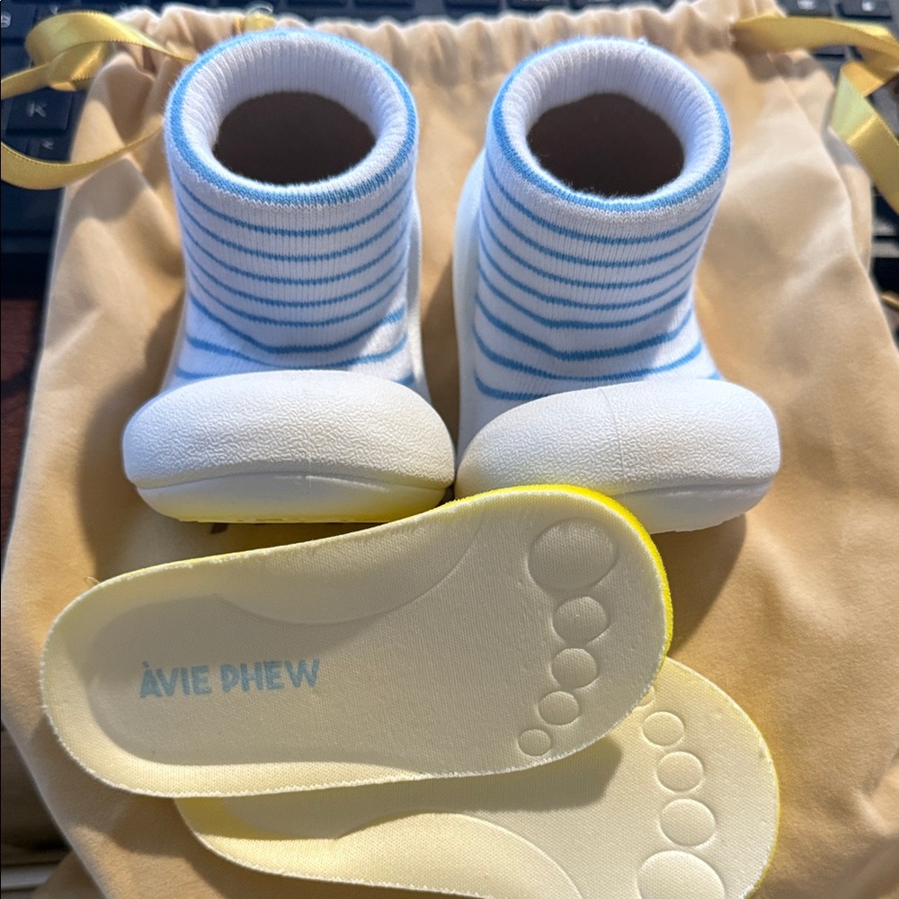 Avie Phew baby sock shoes for toddlers